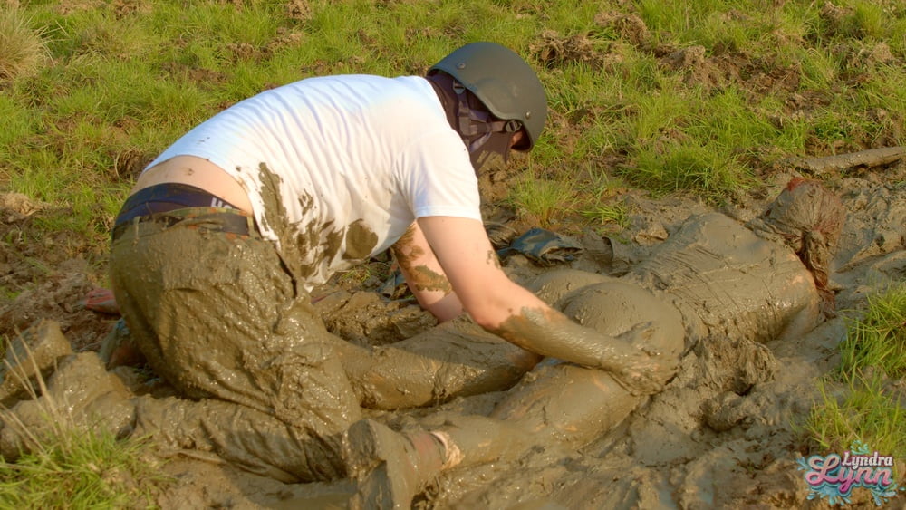 Lara Croft fucked in mud #106777504