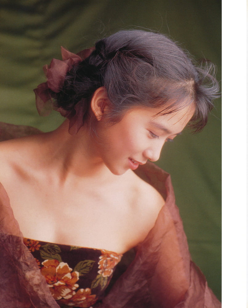 Emi wakui
 #87516013