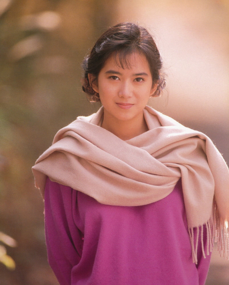 Emi wakui
 #87516024
