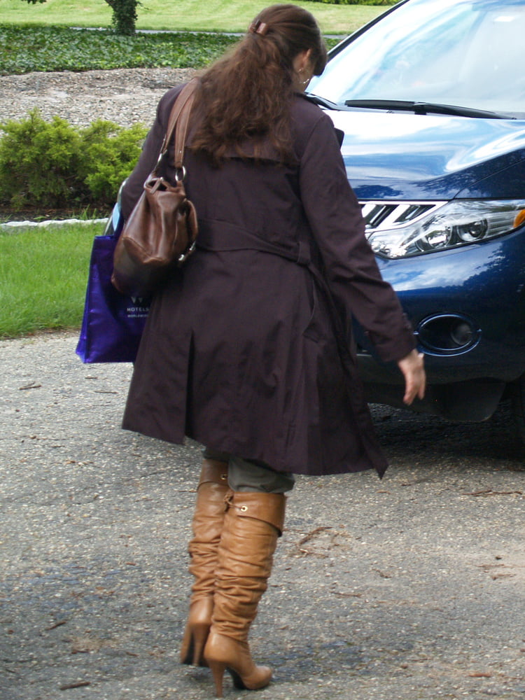 Milfs & gilfs con botas no.16
 #103015762