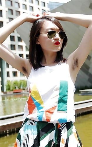 Haariger Spaß
 #80991618