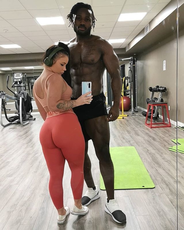 Ir parejas: hombres negros y mujeres blancas 15
 #88399156