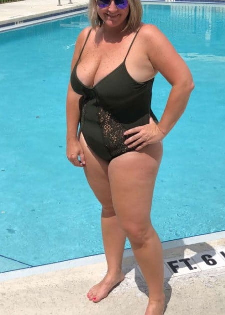 Matures in the pool #92406947