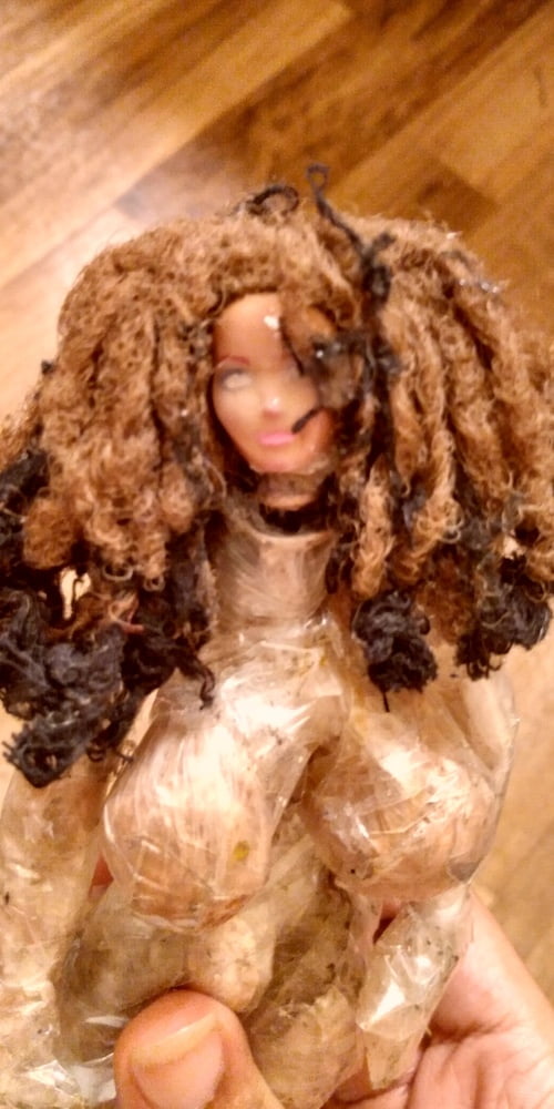 Shivani (Mini Barbie figure doll) #97590410