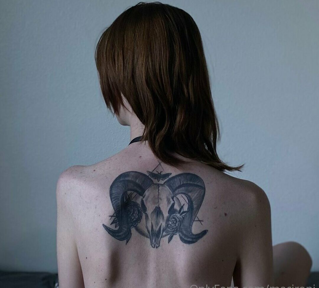 Maci Currin desnuda #108413877