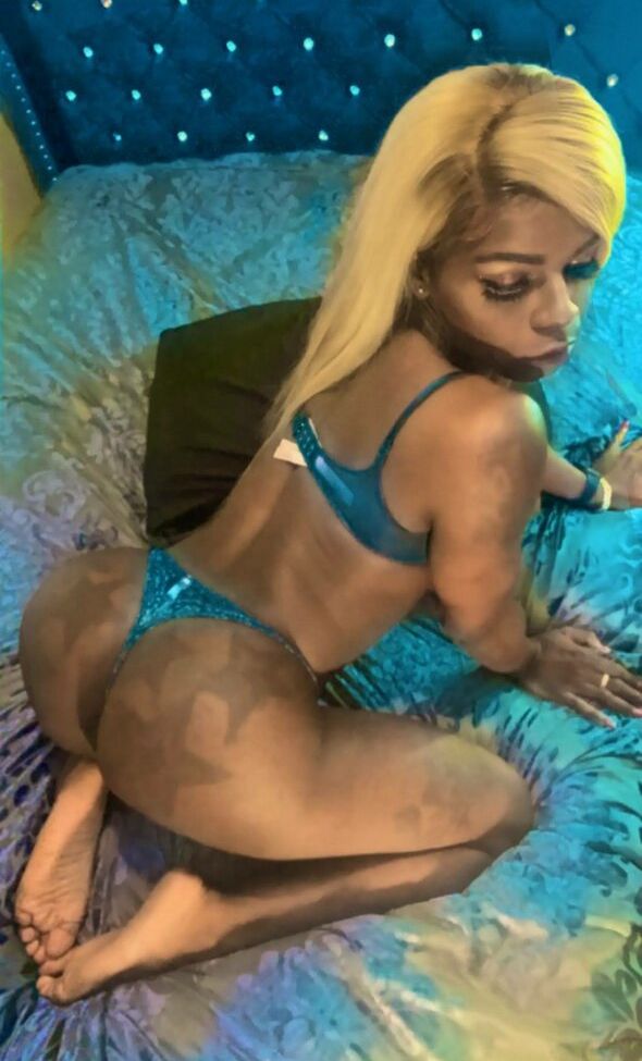 Carmen Brown desnuda #108078503