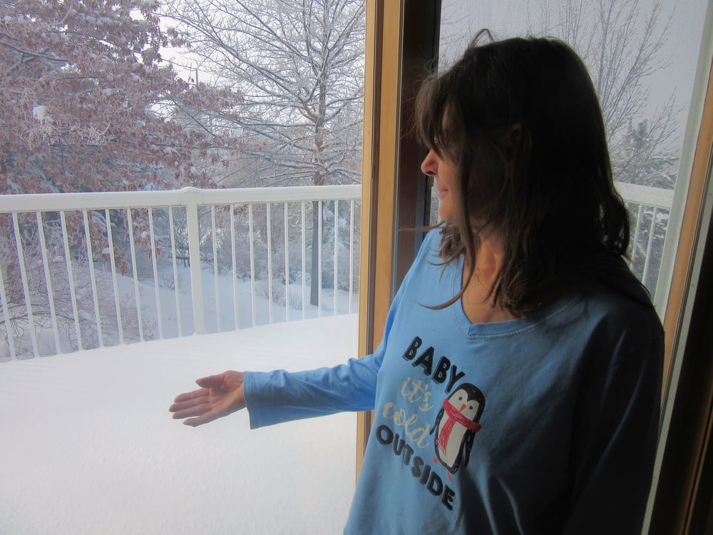 Mujer madura burlándose
 #91900727