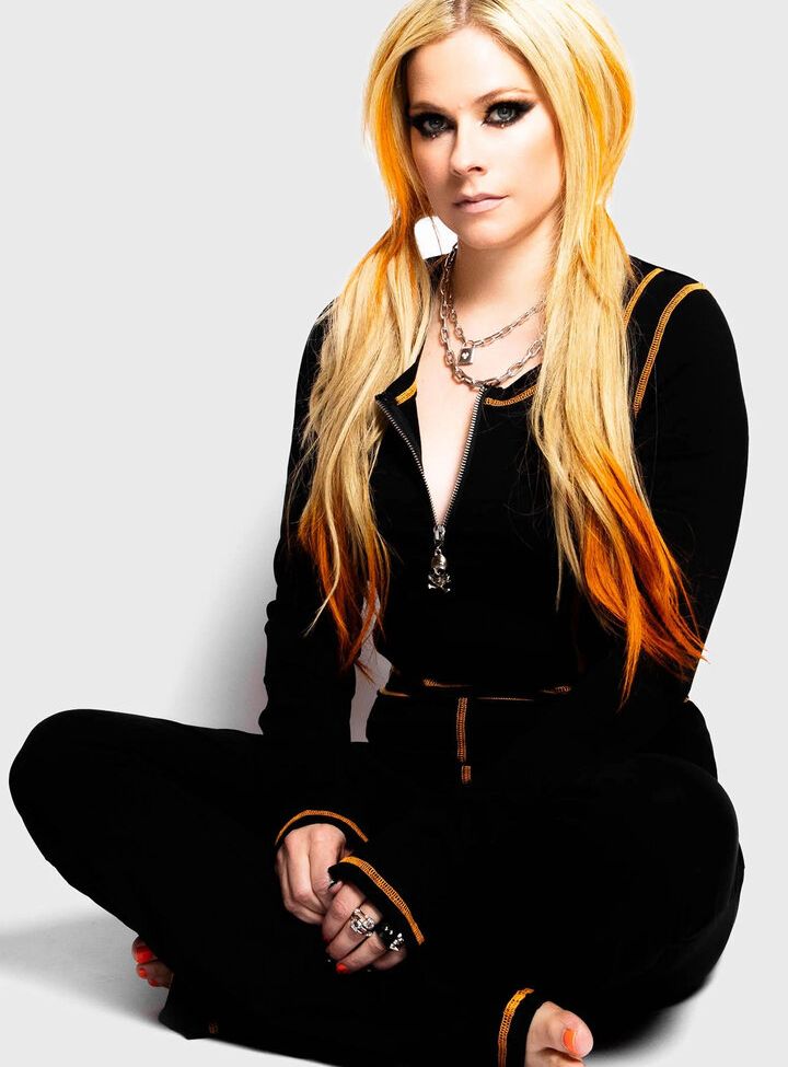 Avril Lavigne desnuda #108025184