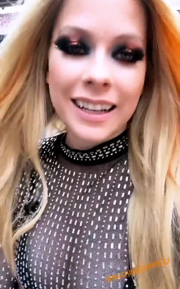 Avril Lavigne desnuda #108025292