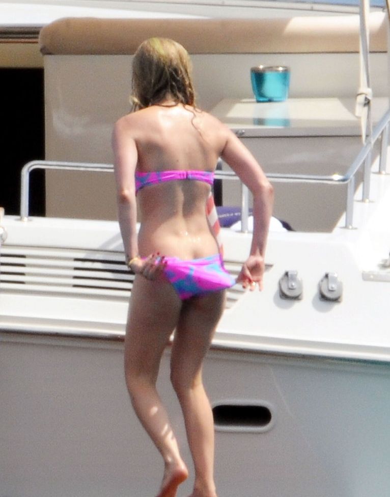 Avril Lavigne desnuda #108025449