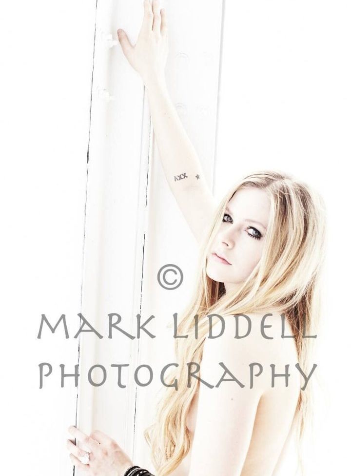 Avril Lavigne desnuda #108025479