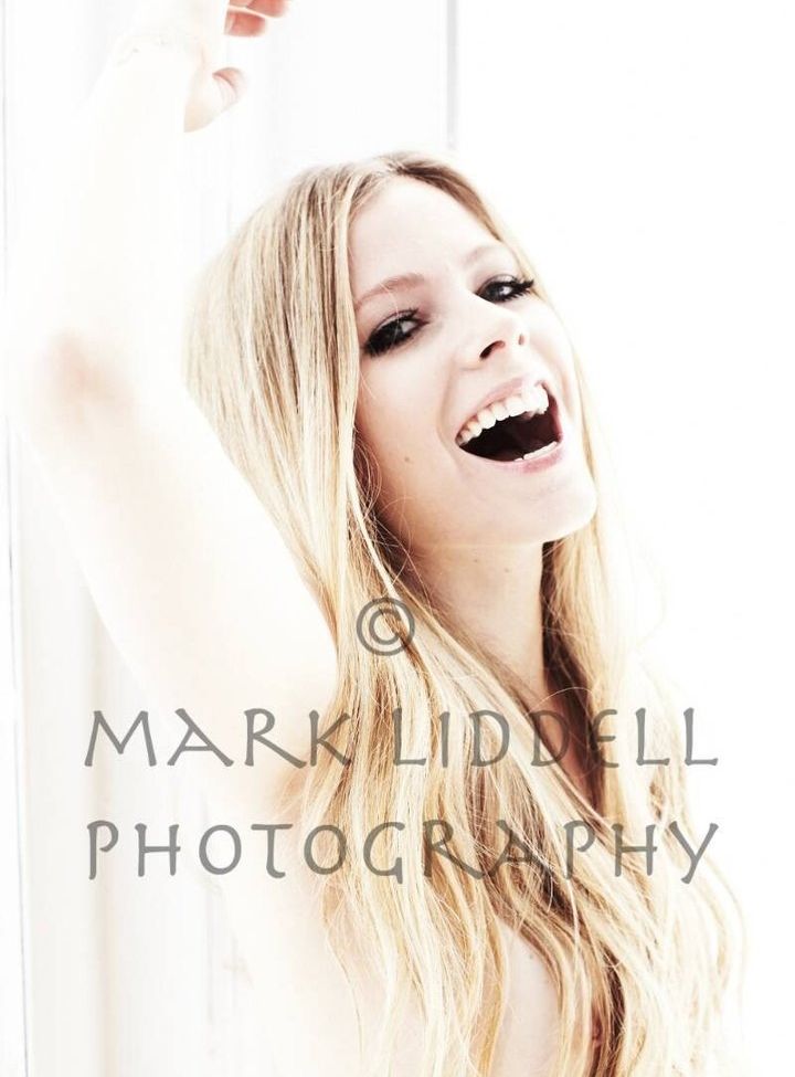 Avril Lavigne desnuda #108025480
