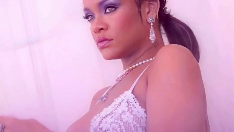 Rihanna #102164666