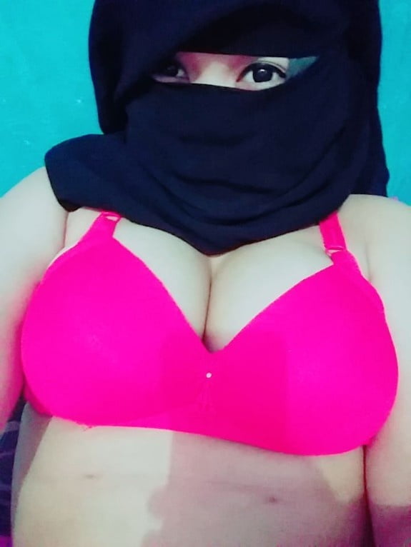 Toket Brutal Hijab #101141794