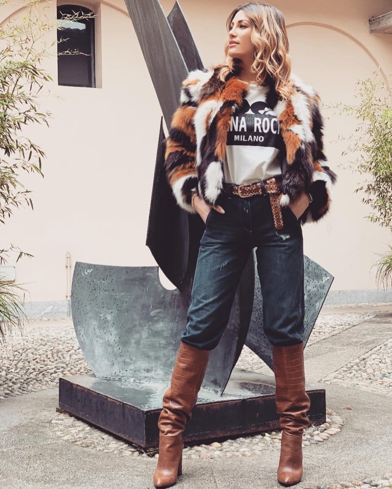 Female Celebrity Boots &amp; Leather - Valentina Bonariva #94225688