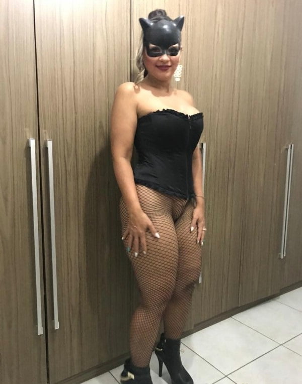 Esposa Mascarada #91385516