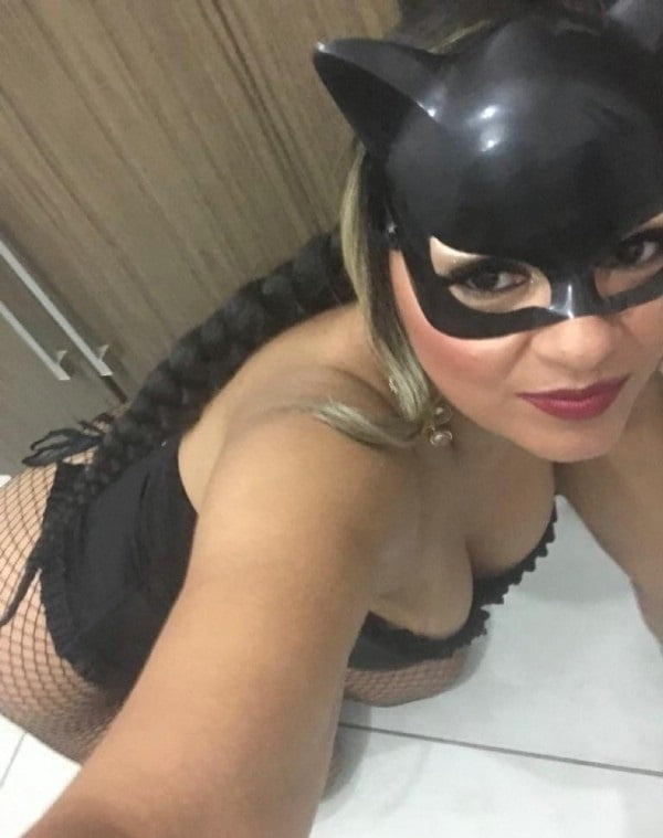 Esposa Mascarada #91385518