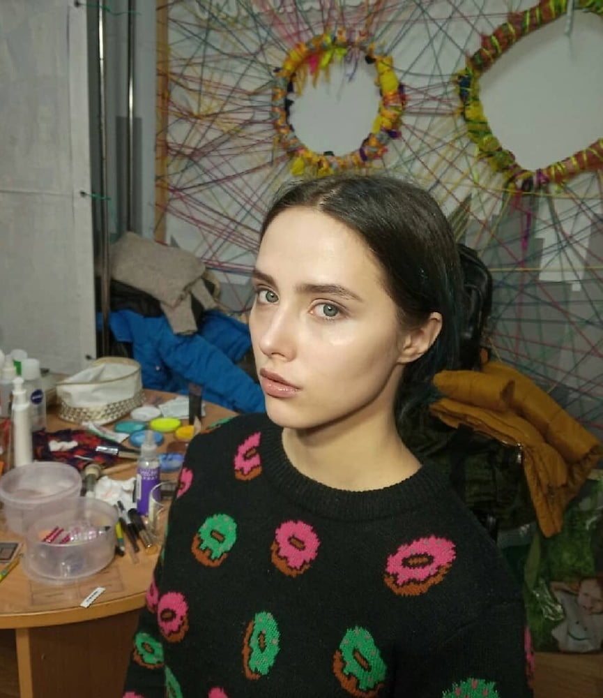 誰が彼女を覚えている？
 #82192829