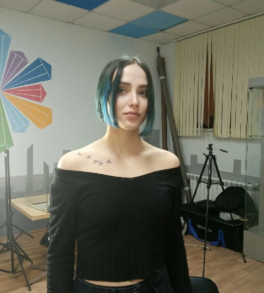 誰が彼女を覚えている？
 #82192856