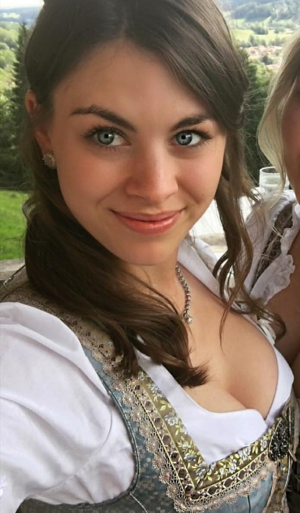 Sexy Dirndl Girls 397 #79850117