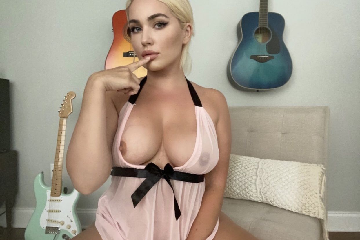 Stephanie Matto nackt #108296583