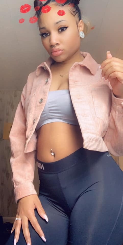 Selfie tiempo y caliente
 #97445629