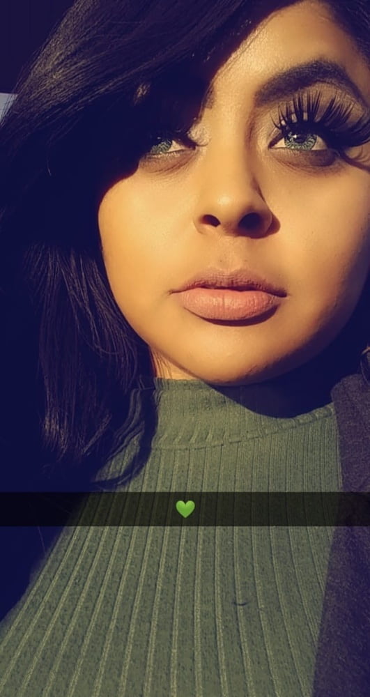 Selfie tiempo y caliente
 #97445849