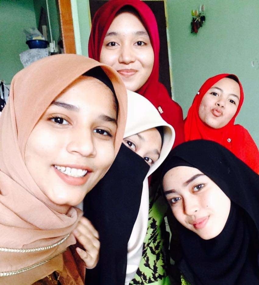 Cikgu Syamiera body padu gersang #96642703