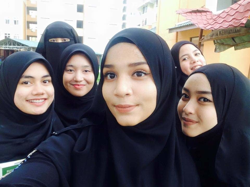 Cikgu Syamiera body padu gersang #96642709