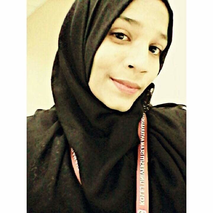 Cikgu Syamiera body padu gersang #96642715