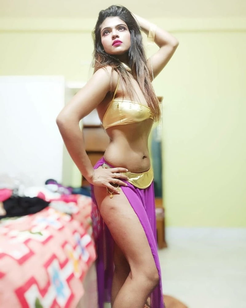Amateur Indian Hot Girl Nude Selfie #105564490
