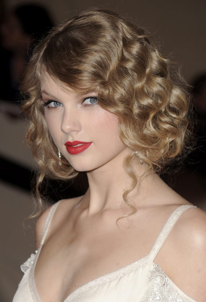 Gorgeous Taylor #93443965