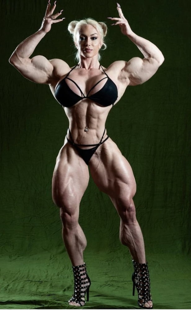 Schöne muskulöse Frauen 30
 #103984609