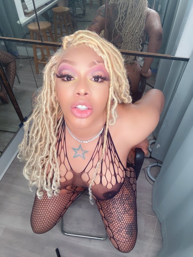 Sexy Twitter Schlampen 21
 #97750016