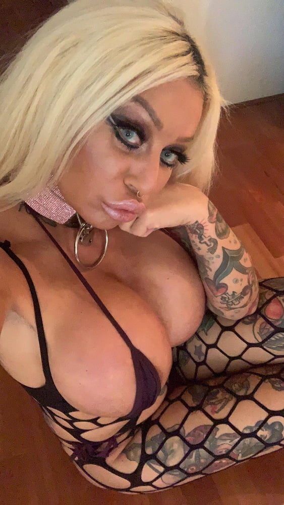 Sexy Twitter Schlampen 21
 #97750690