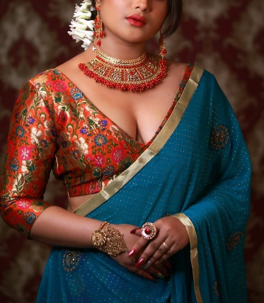 navel and cleavages #87454079