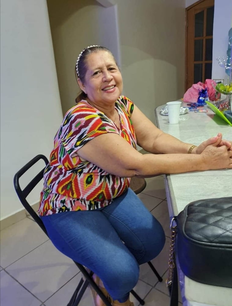 Hermosa madura mexicana
 #90089978