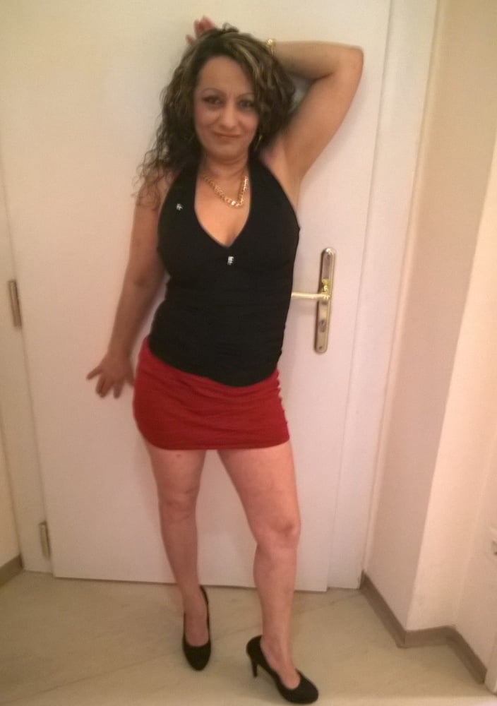 Hun-magyar gypsy sexy milf 75 mamá de día puta de noche
 #92286213