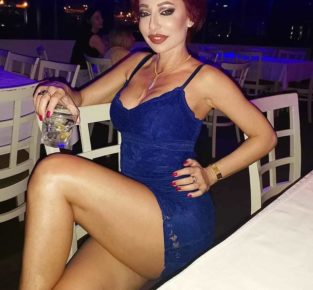 legs and captions #91053897