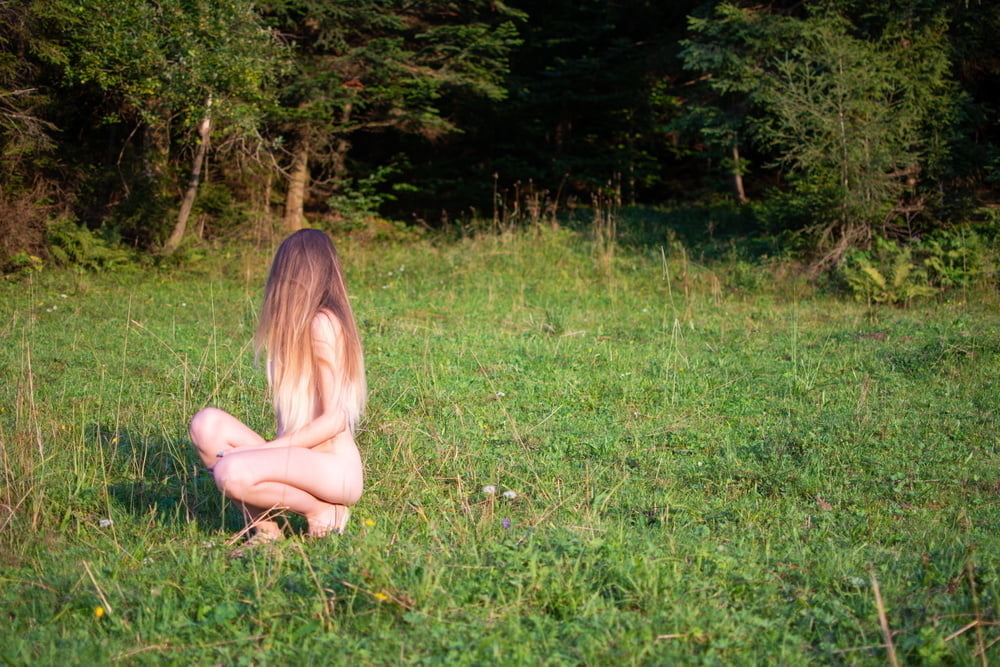 Naked in nature 22 #98565270