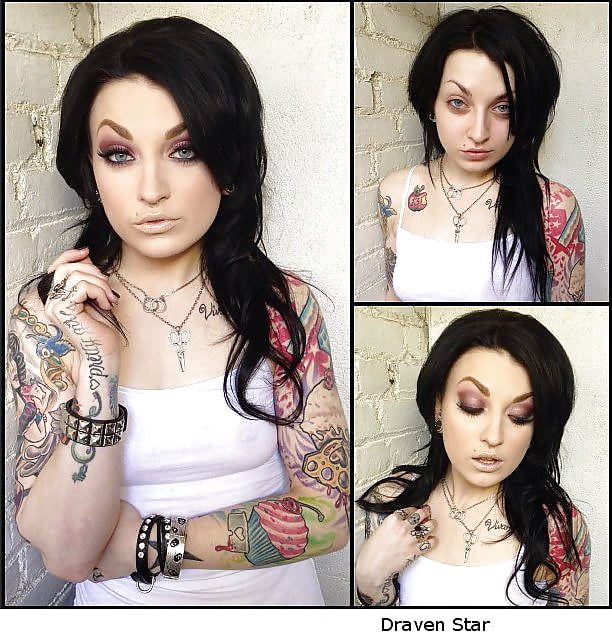 Lass uns dein Make-up auffrischen meine Liebe
 #88955005