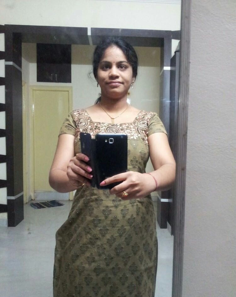 Bangalore ragazza hima neeru marito vive in estero,
 #95745665
