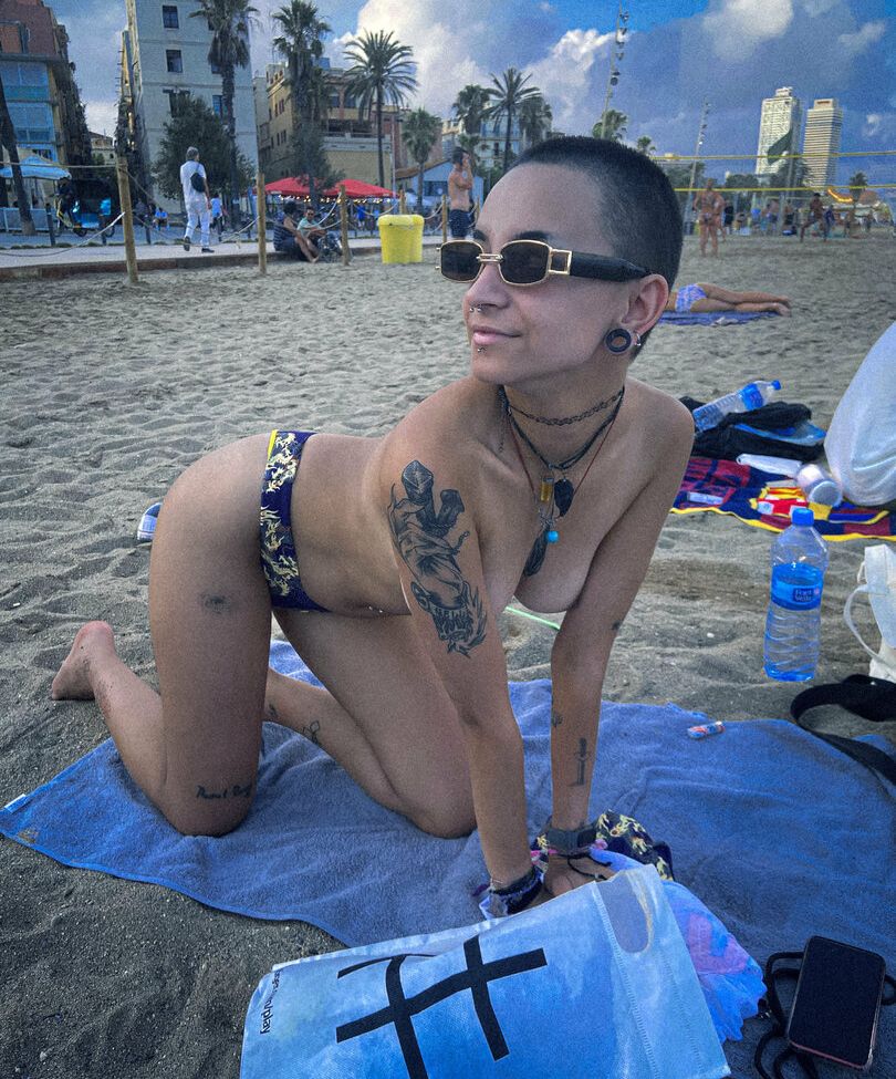 Covergore.666 desnuda #108067530