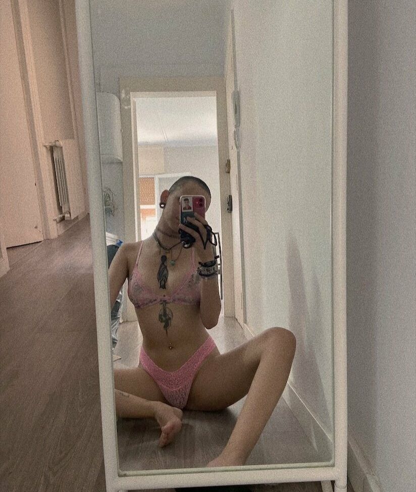 Covergore.666 desnuda #108067559