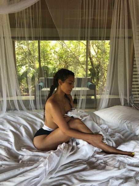 Kim Kardashian Nude #91806186