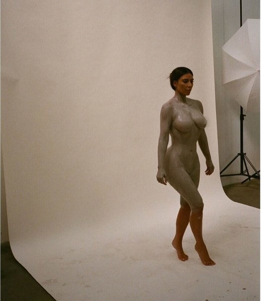 Kim Kardashian Nude #91807127