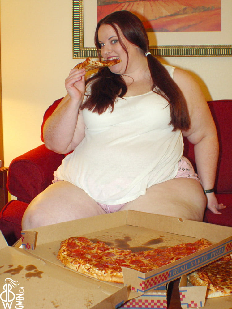 Hoodyman ssbbw 275 : more fat pigs exposed 2020.
 #104884349