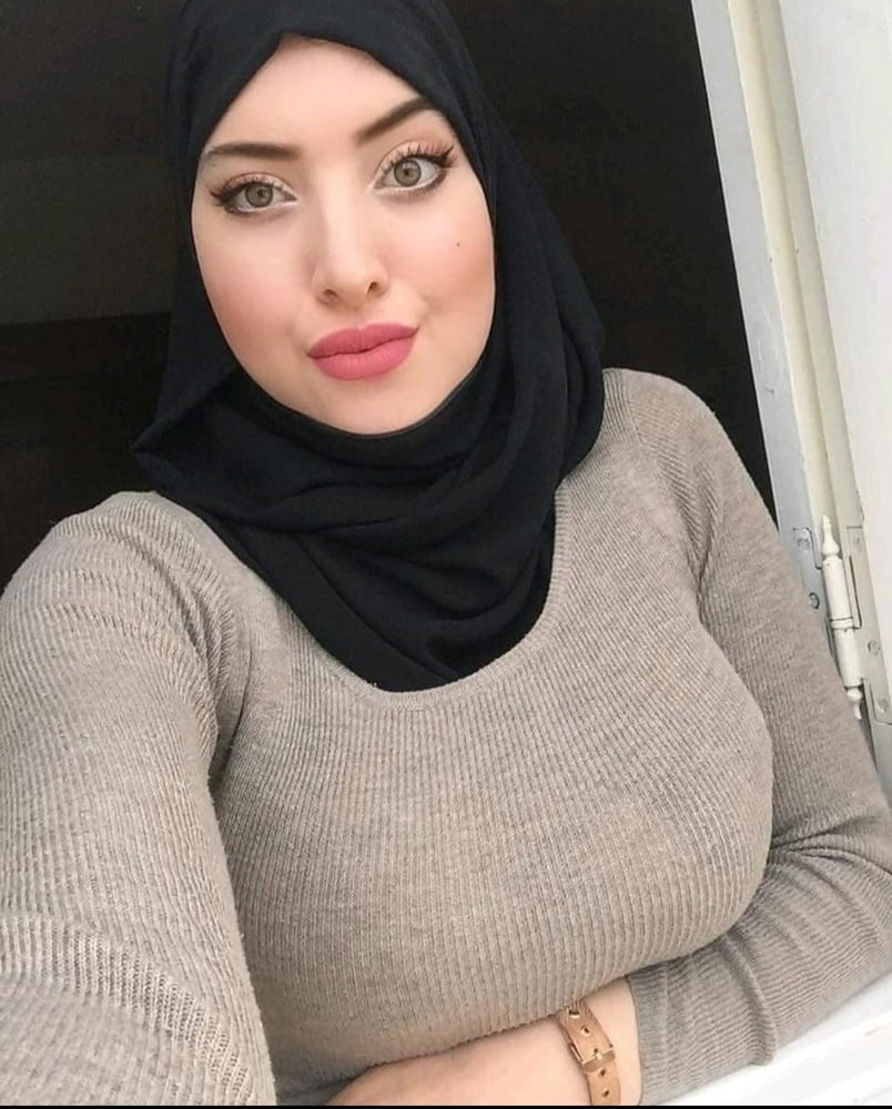 Milf sole singel hijab che vogliono un giovane grande cazzo
 #96119543