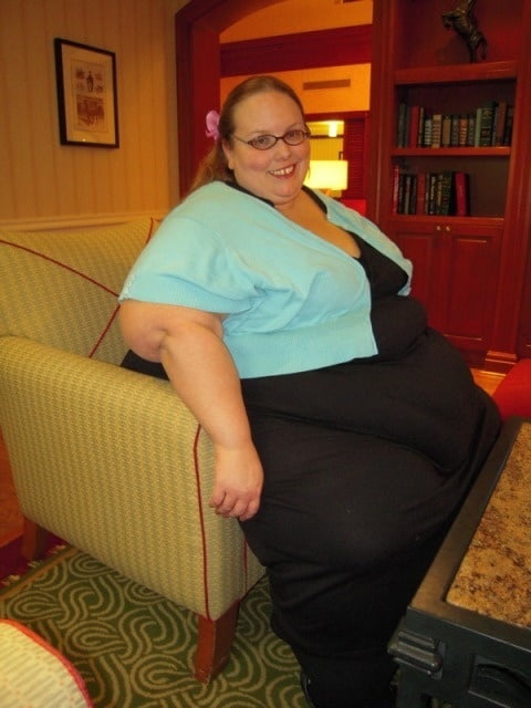 Fat Bodies In Tight Spaces - SSBBW Stuck 2 #104921614