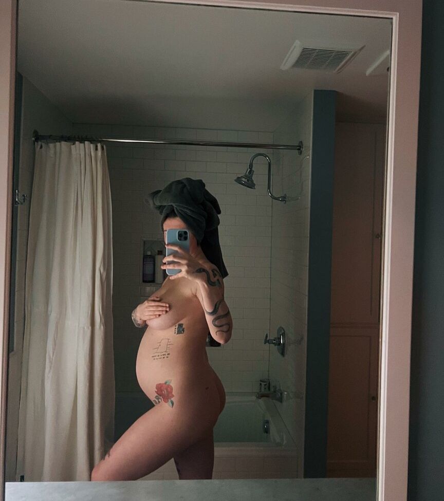 Ireland Baldwin desnuda #109375340